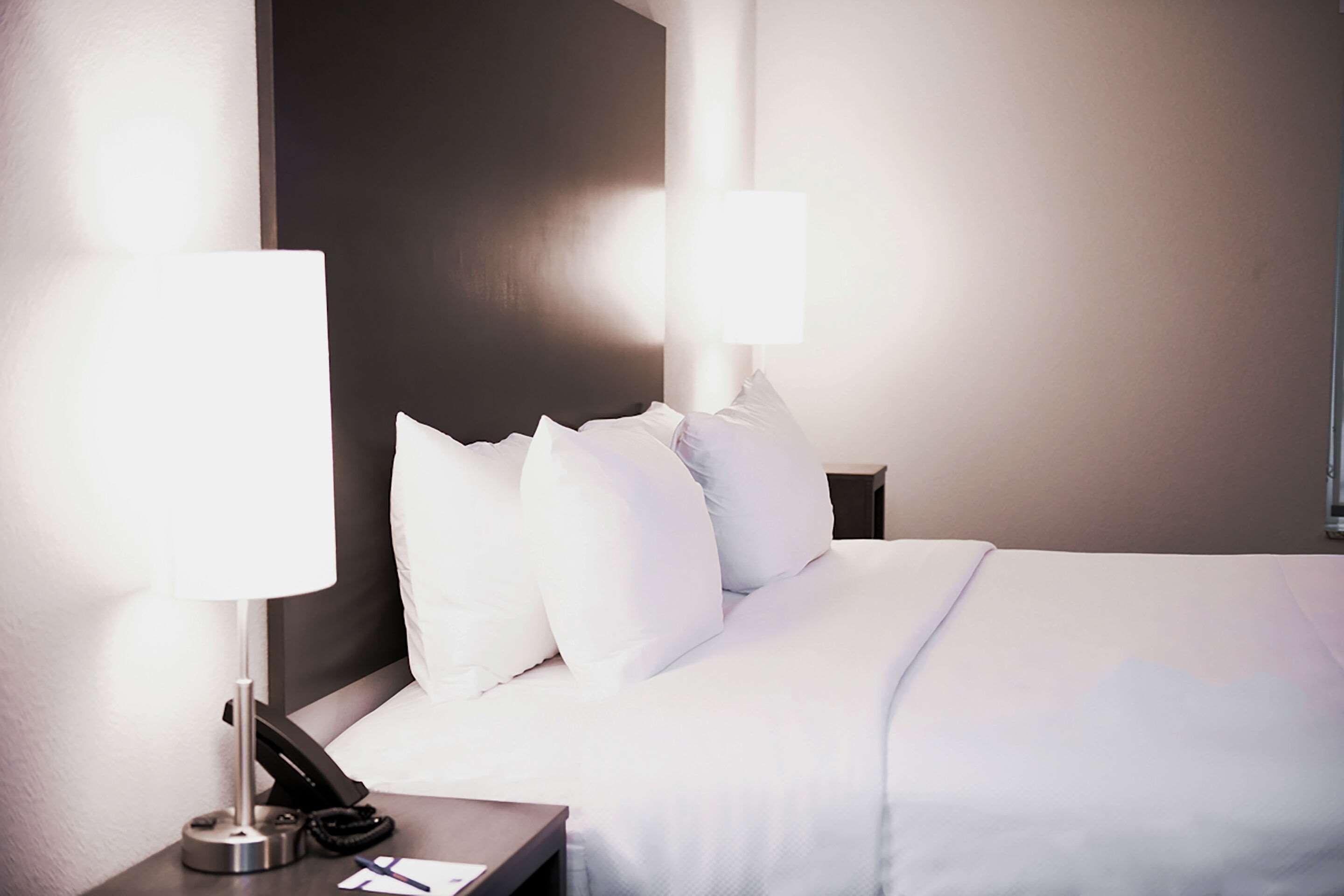 Comfort Suites Cincinnati University - Downtown Екстериор снимка