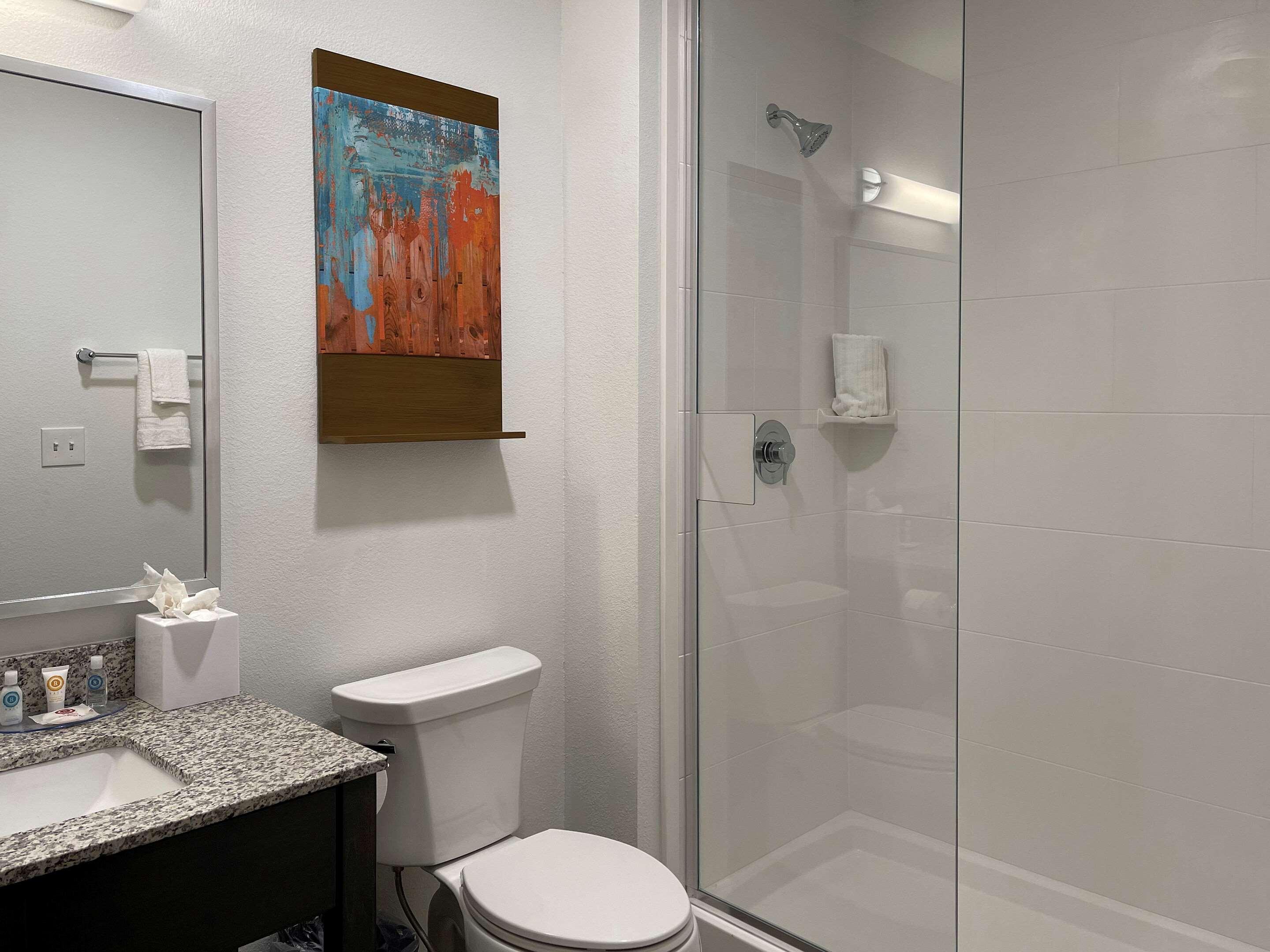 Comfort Suites Cincinnati University - Downtown Екстериор снимка